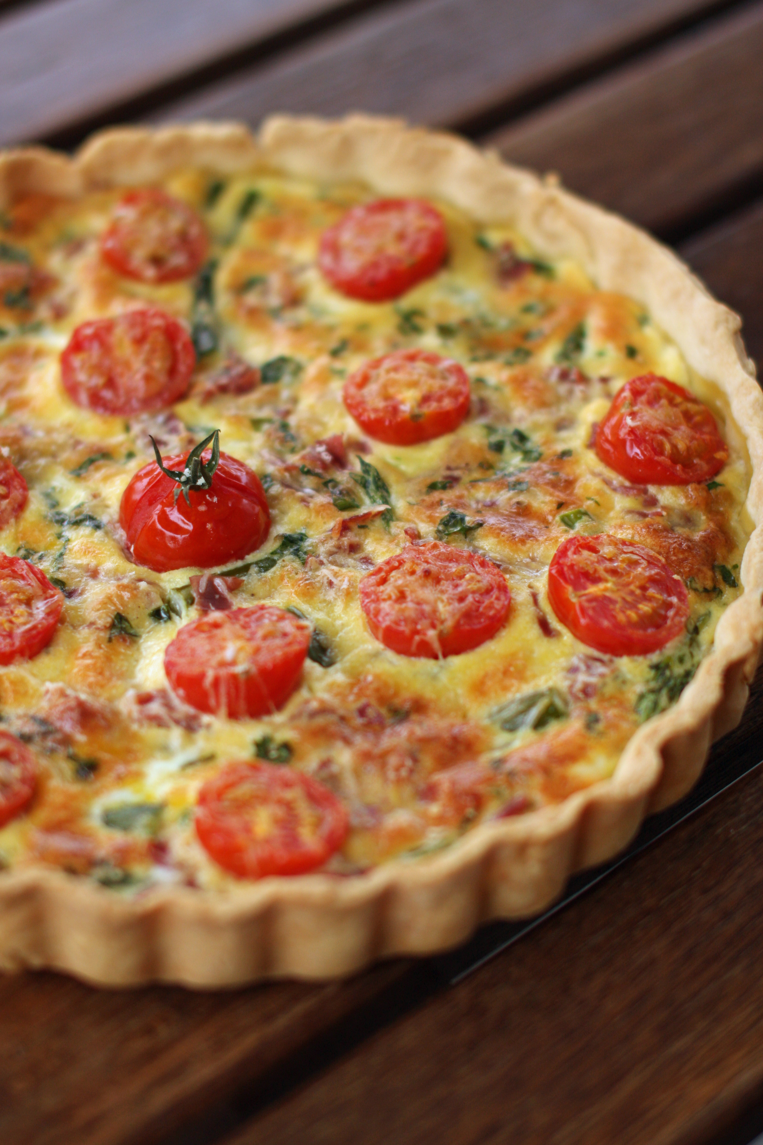 Tarte aux asperges-tomates-jambon cru - delimoon.com - faire ses tartes maison avec ce qu'on a dans les armoires
